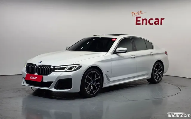 BMW 5 Series (G30) 530i M — миниатюра 1