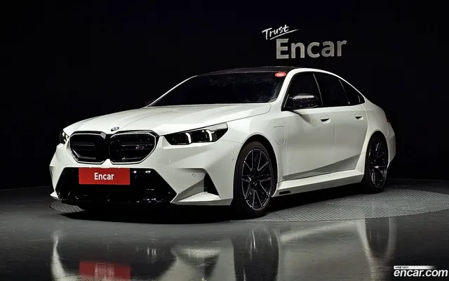 BMW M5 (G90) M5 — миниатюра 1