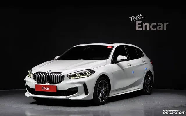 BMW 1 Series (F40) 120i M — миниатюра 1