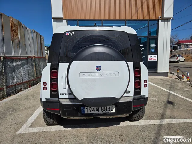 Land Rover (L663) 110 D250 SE — миниатюра 1