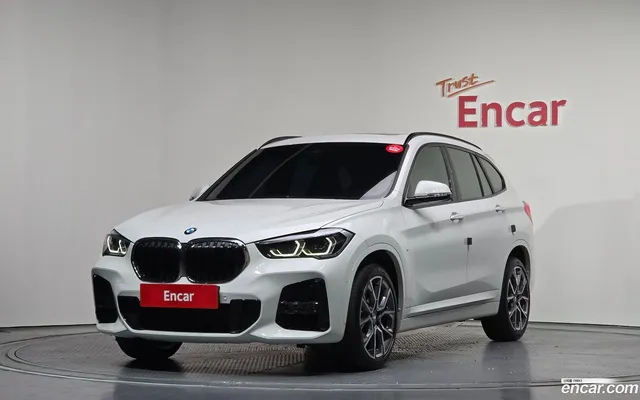 BMW X1 (F48) xDrive 20i M — миниатюра 1