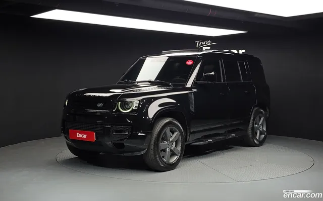 Land Rover (L663) 110 D300 X- HSE — миниатюра 1