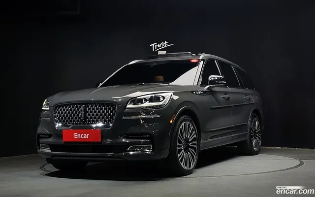 Lincoln Aviator 3.0 AWD — миниатюра 1