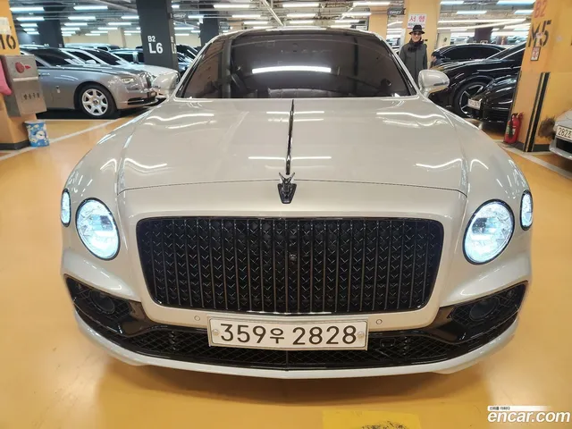 Bentley Flying Spur 4.0 — миниатюра 1