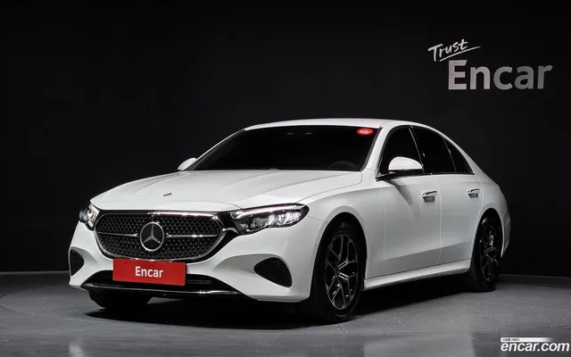 Mercedes-Benz E-Class (W214) E200 — миниатюра 1