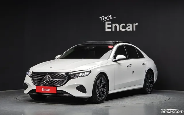 Mercedes-Benz E-Class (W214) E200 — миниатюра 1