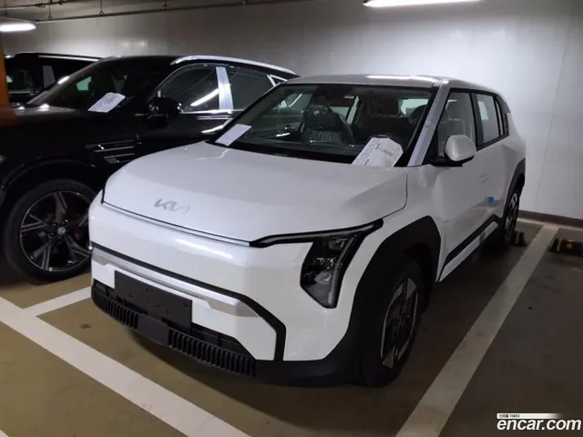 Kia EV3 2WD — миниатюра 1