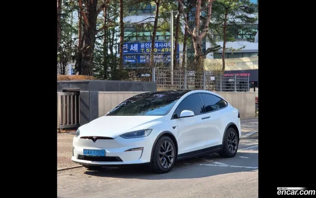 Tesla Model X AWD — миниатюра 1