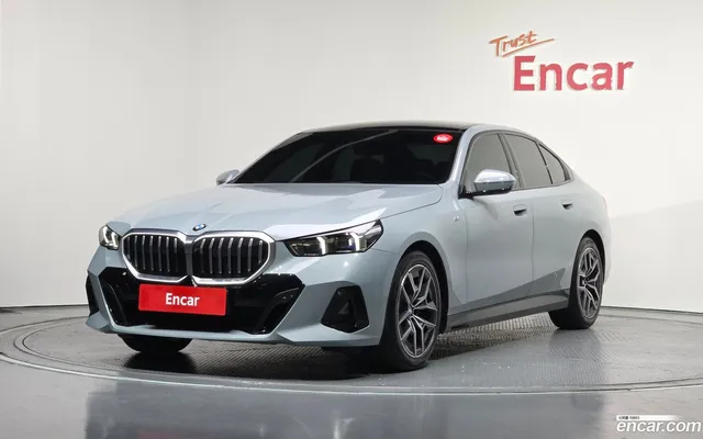 BMW 5 Series (G60) 523d xDrive M — миниатюра 1