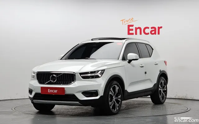 Volvo XC40 B4 — миниатюра 1