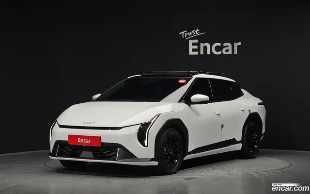 Kia EV4 2WD — миниатюра 1