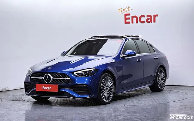 Mercedes-Benz C-Class (W206) C300 AMG Line — миниатюра 1