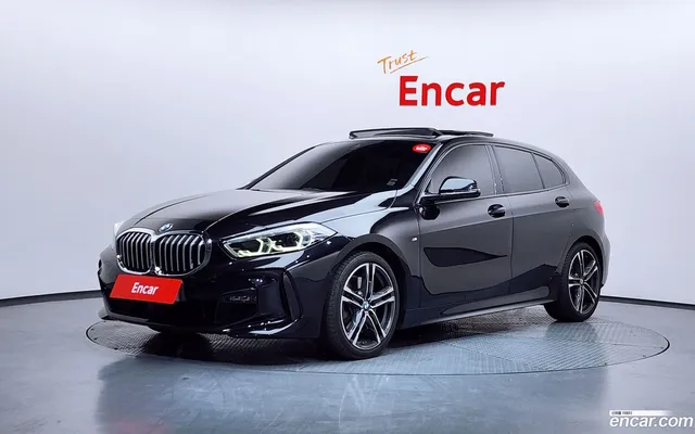 BMW 1 Series (F40) 120i M — миниатюра 1