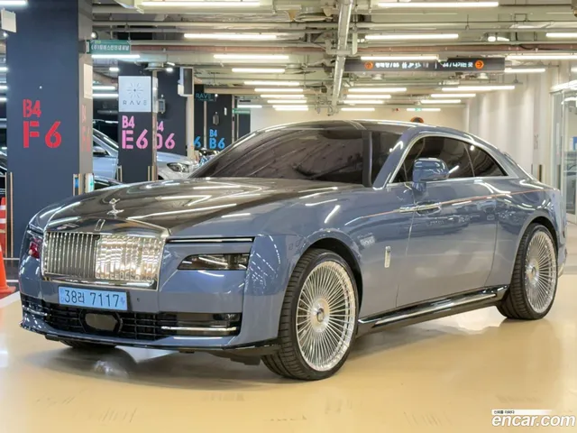 Rolls-Royce Spectre — миниатюра 1