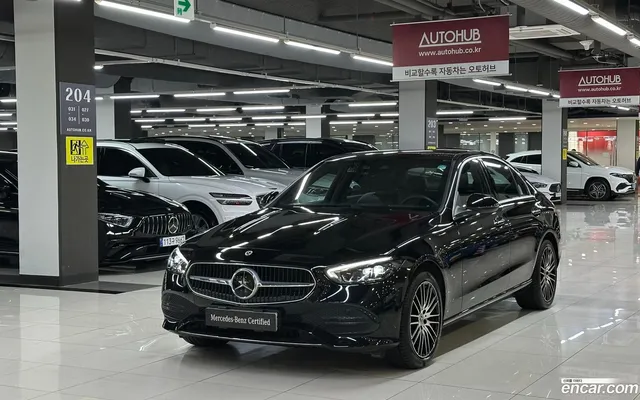 Mercedes-Benz C-Class (W206) C200 — миниатюра 1