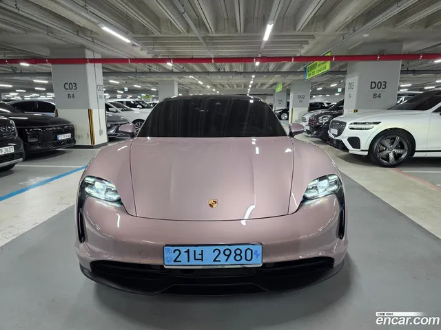 Porsche Taycan 4S — миниатюра 1