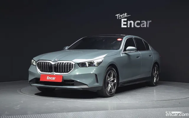 BMW 5 Series (G60) 530i xDrive — миниатюра 1