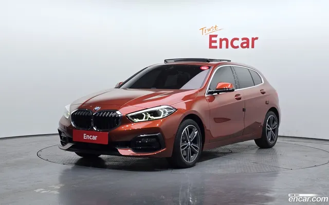 BMW 1 Series (F40) 118d — миниатюра 1