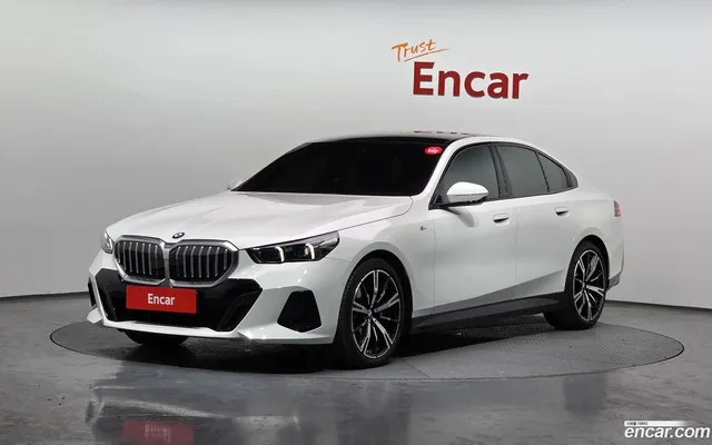 BMW 5 Series (G60) 530i xDrive M — миниатюра 1