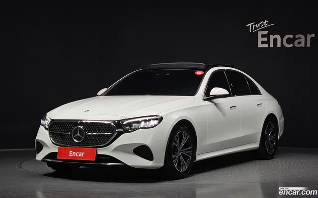 Mercedes-Benz E-Class (W214) E200 — миниатюра 1