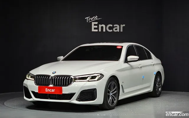 BMW 5 Series (G30) 520i M — миниатюра 1