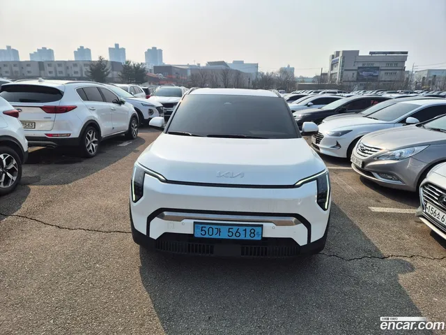 Kia EV3 2WD — миниатюра 1