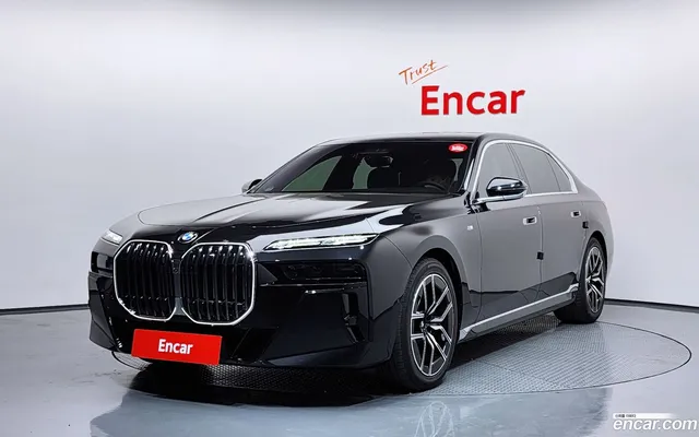 BMW 7 Series (G70) 740i xDrive M — миниатюра 1