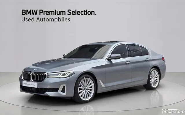 BMW 5 Series (G30) 530i — миниатюра 1