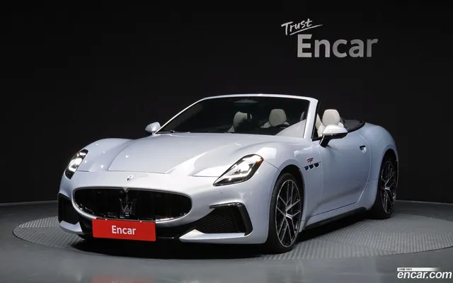 Maserati GranCabrio 3.0 V6 — миниатюра 1