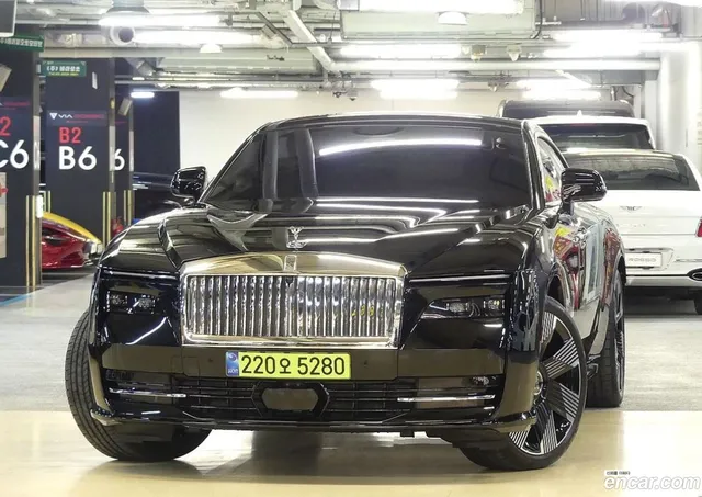 Rolls-Royce Spectre — миниатюра 1