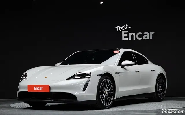 Porsche Taycan — миниатюра 1