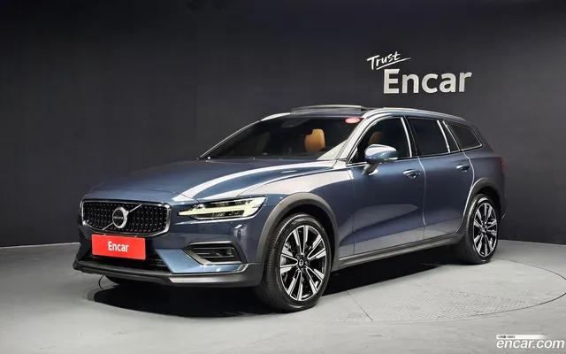 Volvo V60 2 B5 AWD — миниатюра 1