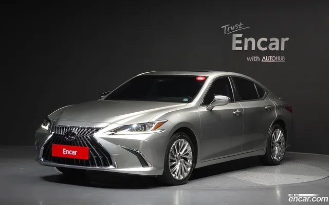 Lexus ES 300h — миниатюра 1