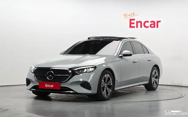 Mercedes-Benz E-Class (W214) E200 — миниатюра 1