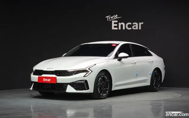 Kia K5 3 2.0 — миниатюра 1