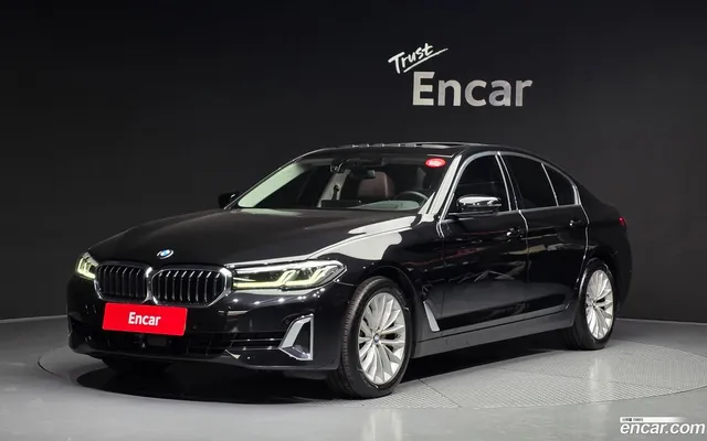 BMW 5 Series (G30) 523d — миниатюра 1