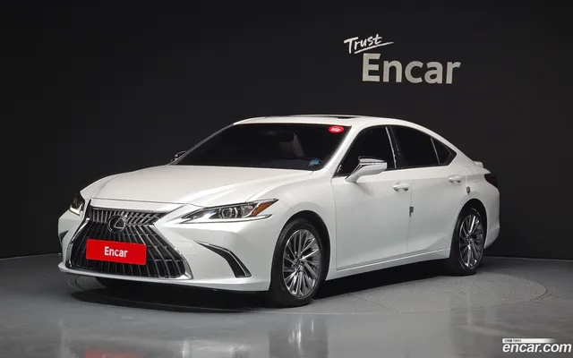 Lexus ES 300h — миниатюра 1