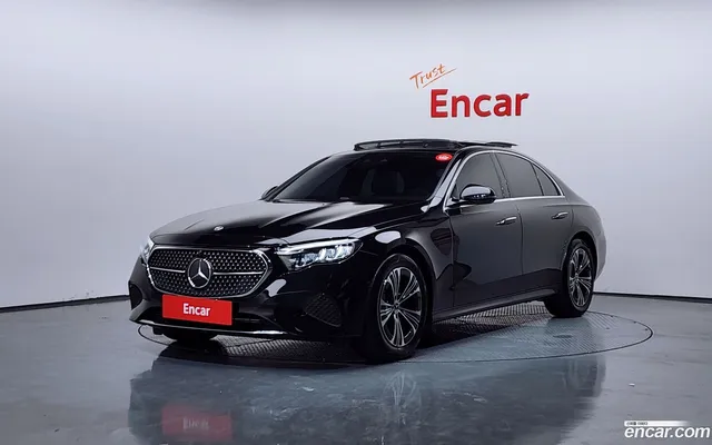 Mercedes-Benz E-Class (W214) E200 — миниатюра 1