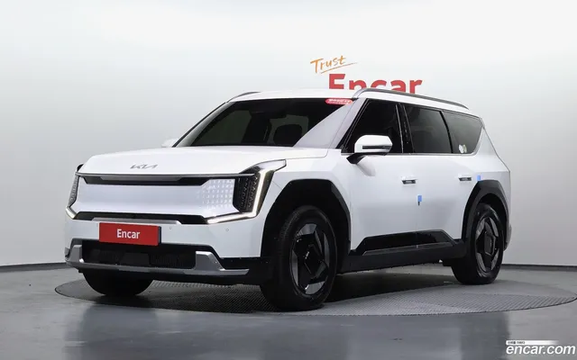 Kia EV9 2WD — миниатюра 1