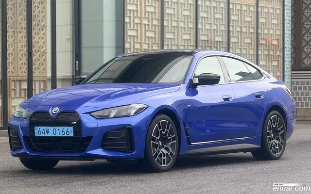 BMW i4 eDrive40 M — миниатюра 1