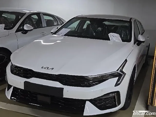 Kia K5 3 2.0 — миниатюра 1