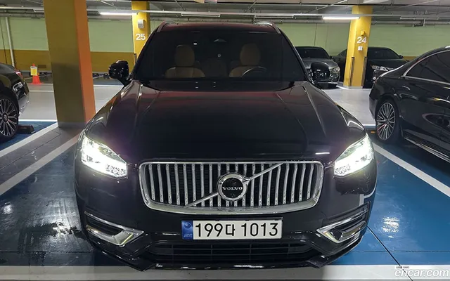 Volvo XC90 T8 — миниатюра 1