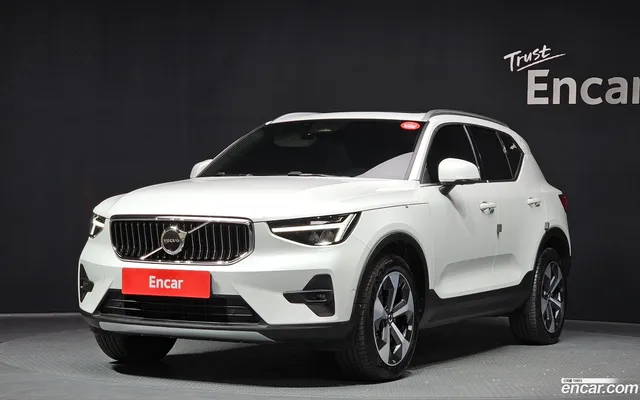 Volvo XC40 B4 — миниатюра 1
