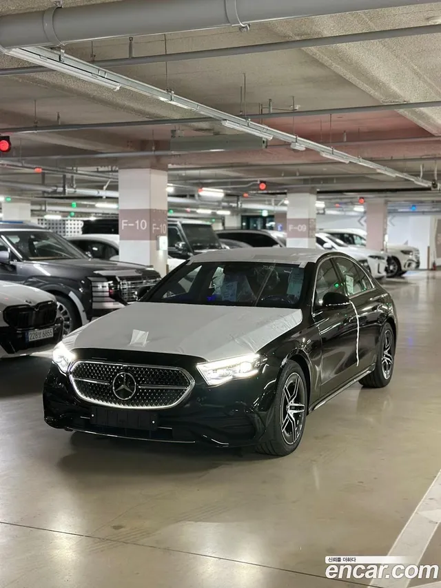 Mercedes-Benz E-Class (W214) E300 4MATIC AMG Line — миниатюра 1