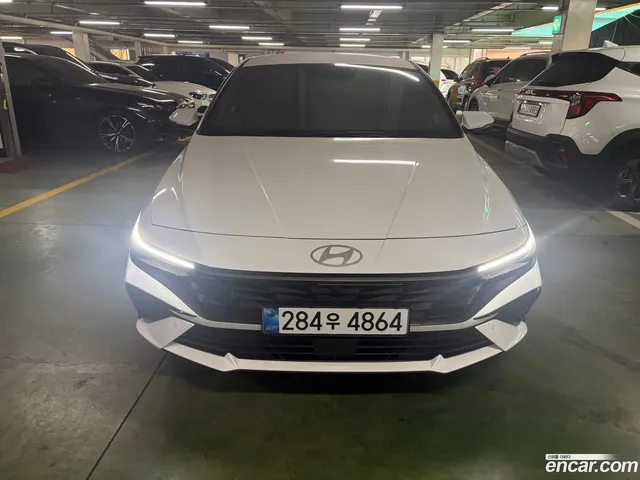 Hyundai Avante CN7 Hybrid — миниатюра 1