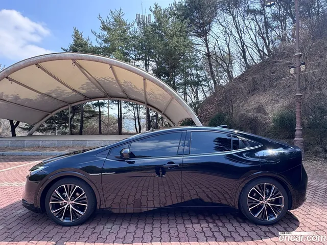 Toyota 5 2.0 XLE — миниатюра 1