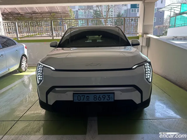 Kia EV3 2WD — миниатюра 1