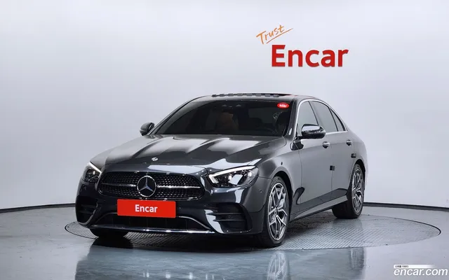 Mercedes-Benz E-Class (W213) E220d 4MATIC AMG Line — миниатюра 1