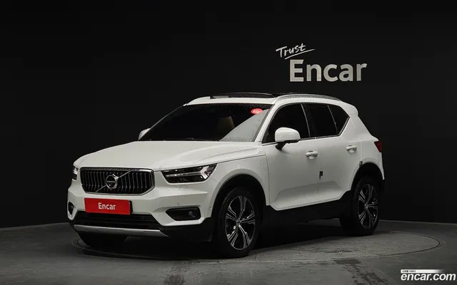 Volvo XC40 B4 — миниатюра 1