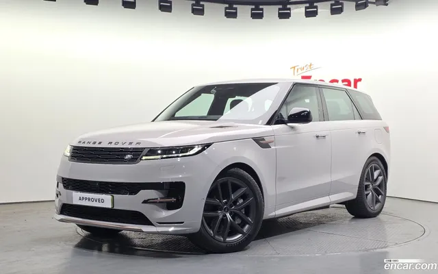 Land Rover Range Rover Sport P550E HSE — миниатюра 1